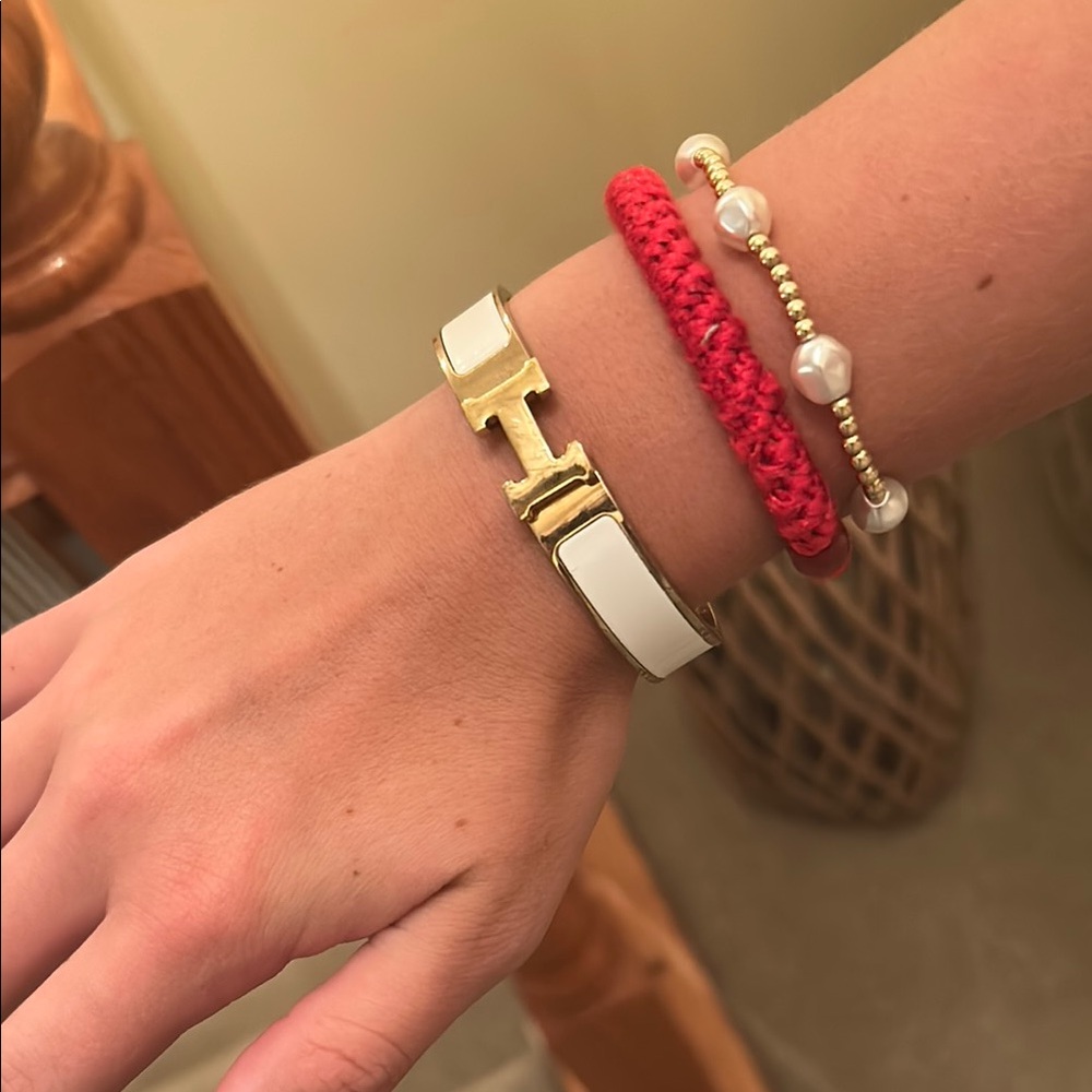 Hermes Gold and White Accessory Collection with Textured Elegance